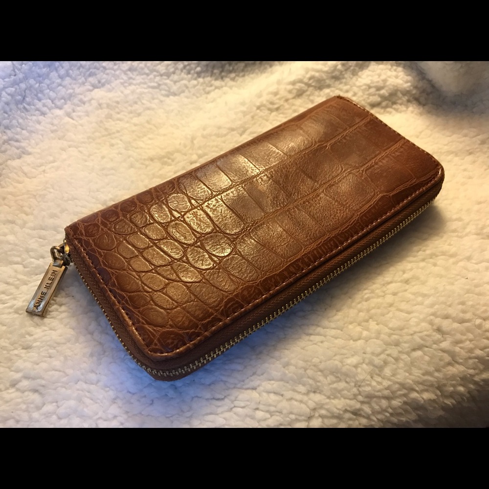 Anne Klein brown wallet wristlet clutch